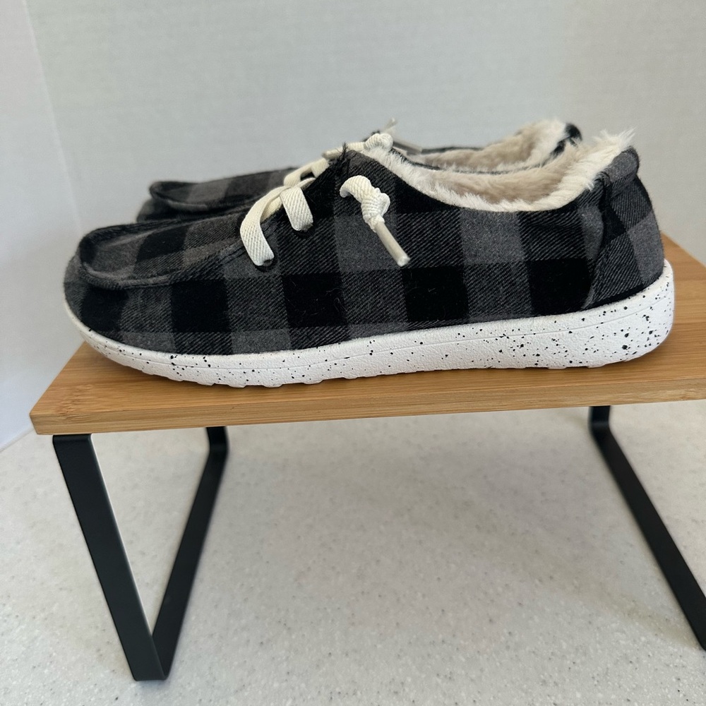 NWOT Madden Girl. Women’s 7 Plaid Slip-On Shoes. Faux Fur Lining! Cozy & Comfy!